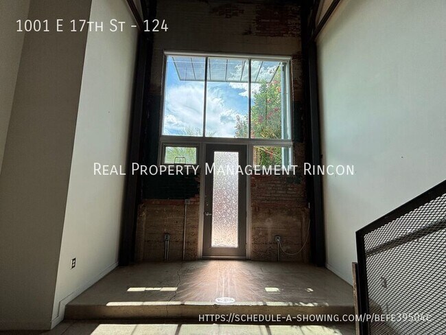 Building Photo - 1001 E 17th St