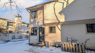 Building Photo - 1030 Casa Dr