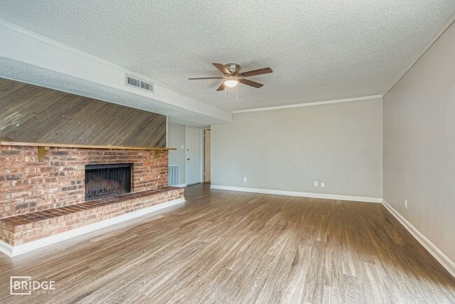Building Photo - 9117 Fairmont Cir