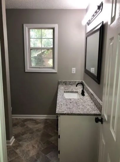 Foto del edificio - 608 Amberwood Pl