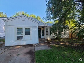 Building Photo - 2473 NW 40th St