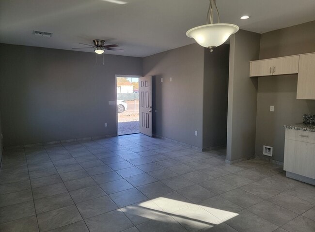 Building Photo - COMING SOON! Brand New 3BR 2BA Unit w/ Central A/C • Stainless Kitchen in Tucson