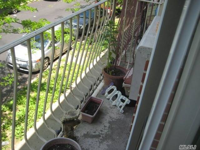 Building Photo - 140-40 31st Dr