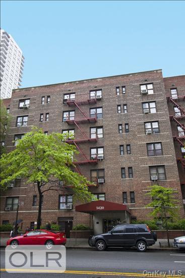 Building Photo - 1418 York Ave
