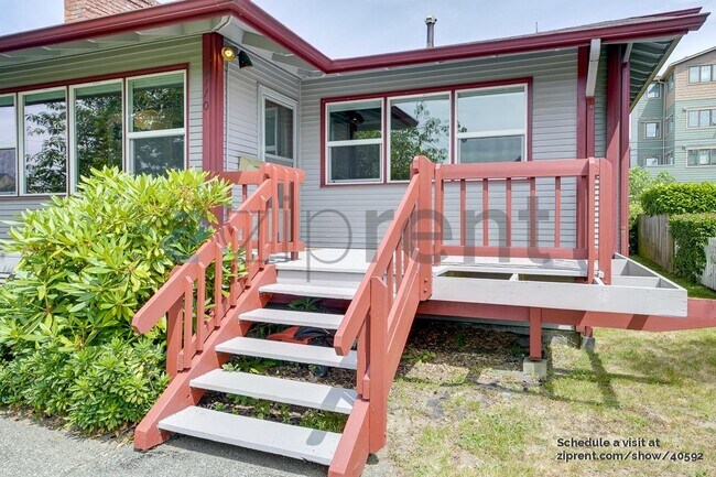 Foto del edificio - 4110 44th Ave SW