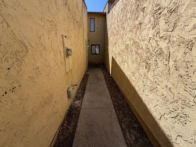 Building Photo - BEAUTIFULLY RENOVATED 3/2/2 CAR WITH DEN