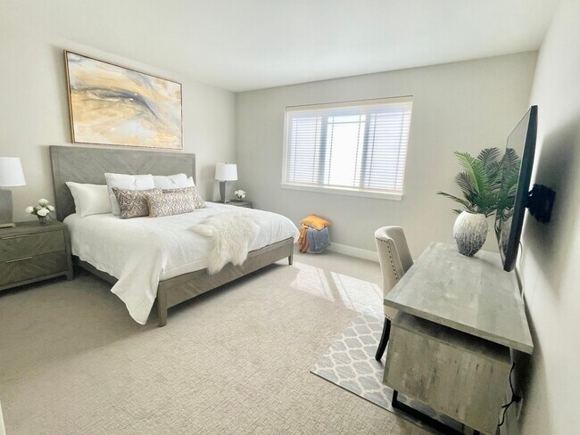 Building Photo - 19563 Simpson Ave