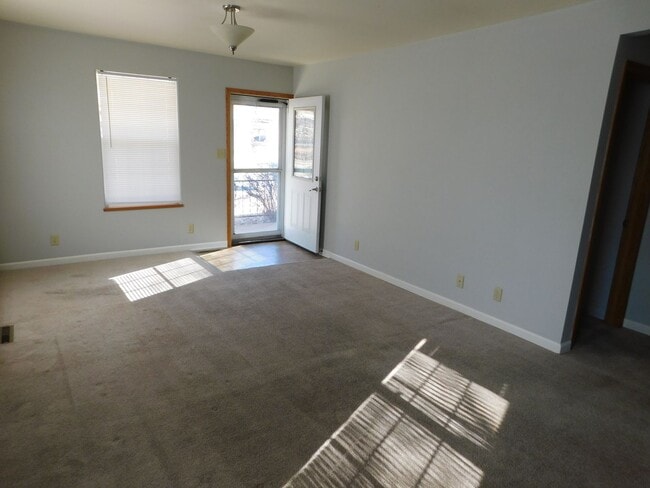 Building Photo - Spacious 3 Bedroom 2 bath Home in El Dorad...