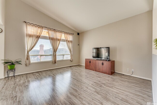 Building Photo - 9910 Rock River Dr
