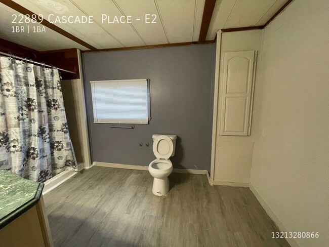 Foto del edificio - Spacious Studio in a Mobile Home located W...