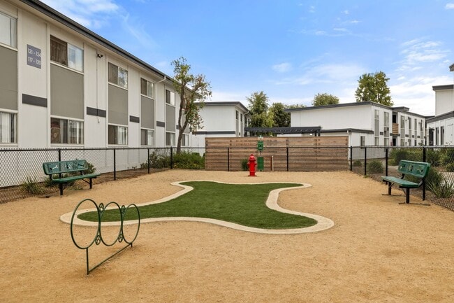 Building Photo - ALTA