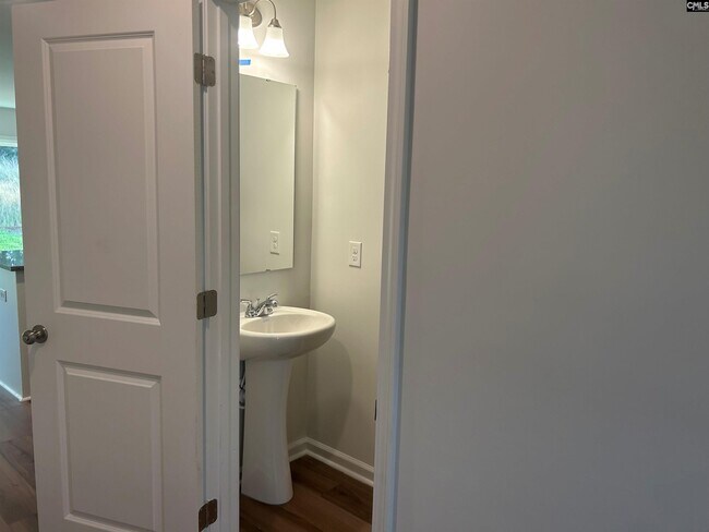 Foto del edificio - 505 Kingfisher Ct