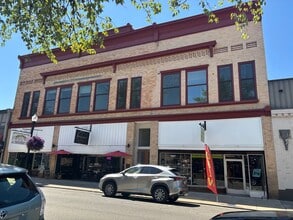 Building Photo - 622 SE Jackson St