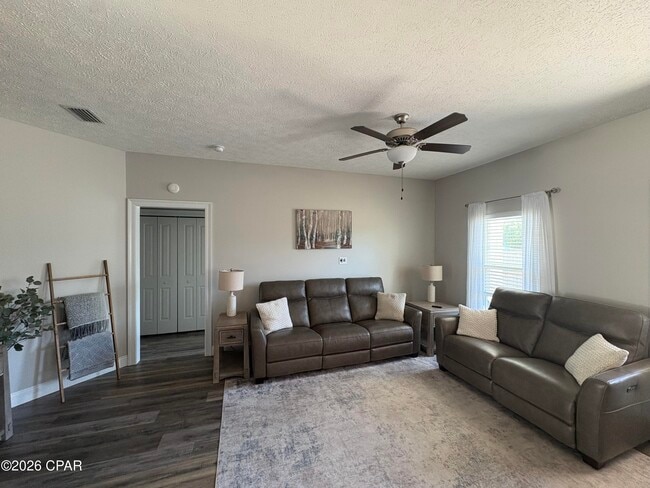 Foto del edificio - 801 W 17th St