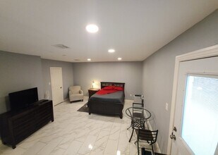 Building Photo - 15519 Pebble Bend Dr