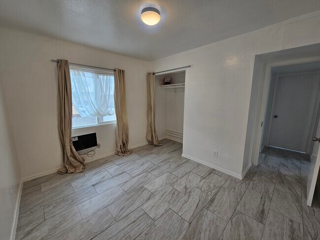 Foto del edificio - 2525 E Monroe St