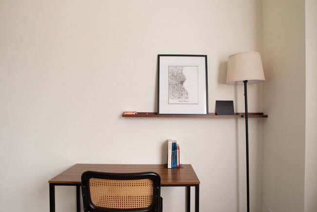 Building Photo - 823 N 2nd St