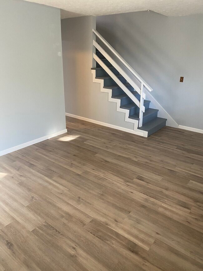 10 Holloway Dr, Collinsville, IL 62234 Townhome Rentals in
