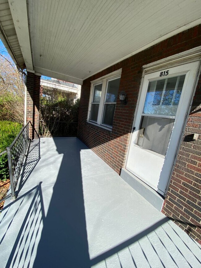 Building Photo - Newly Renovated Single Family House For Rent!