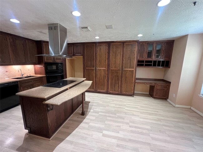 Building Photo - 22503 Braken Carter Ln