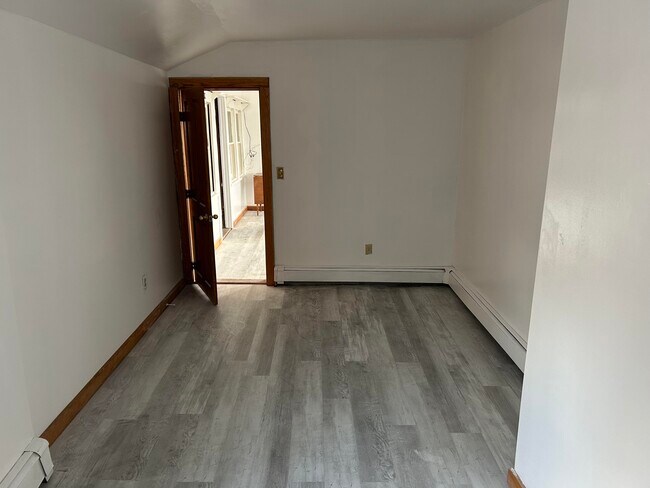 Building Photo - 35 Maple Trl