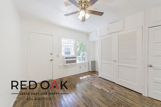 Building Photo - 1559 N Hill Ave