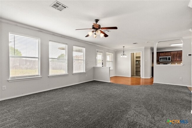 Foto del edificio - 2002 Isabelle Dr