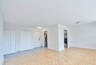 Building Photo - 3355 Ponytrail Dr