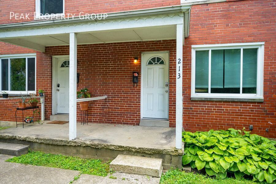 Primary Photo - 213 E Hudson St