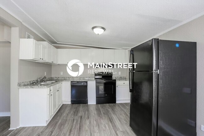 Foto del edificio - 3 Bedroom Pet-Friendly Home in St Petersburg, FL with Main Street Renewal