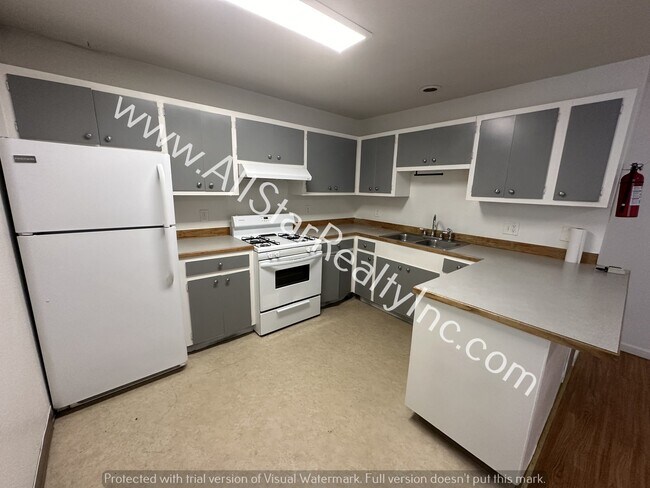 Building Photo - 3901 Northwood Unit 1