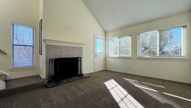 Building Photo - SO MUCH LIGHT! Beautifully Updated Smart Home 2Bd 2Bth 2nd Floor End Unit Condo in Aurora Schools
