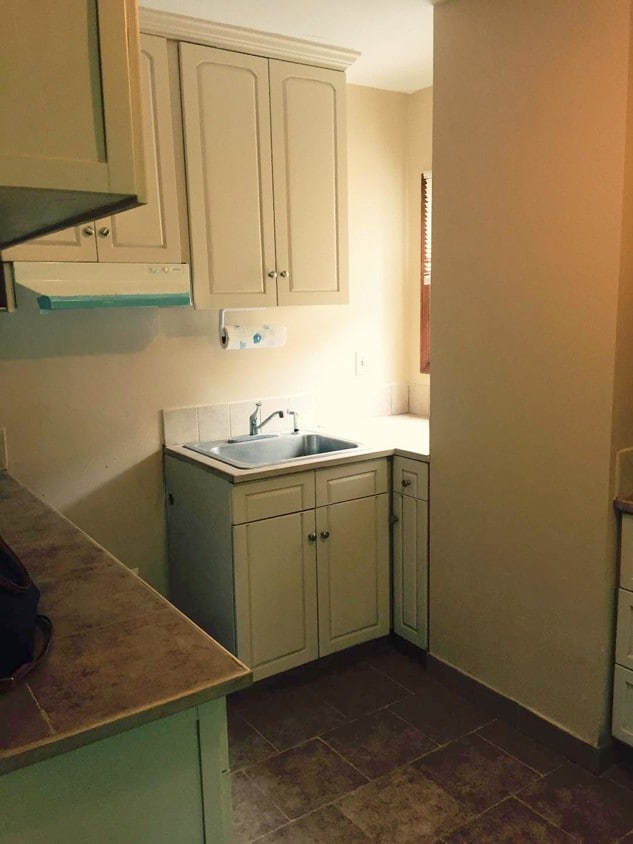 Primary Photo - 314 Gainsborg Ave E