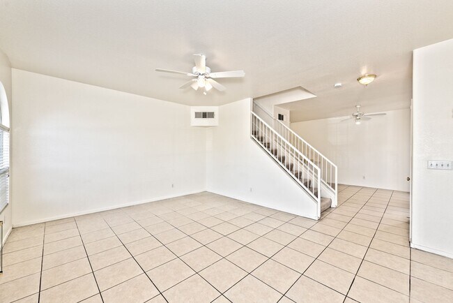 Foto del edificio - 1637 Cave Spring Dr