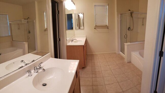 Foto del edificio - 4 bed 3 bath home in Copper Ridge area of ...