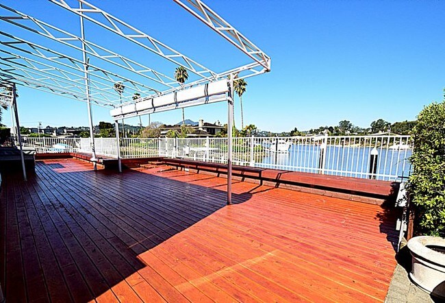 Building Photo - 17 Sorrento Way