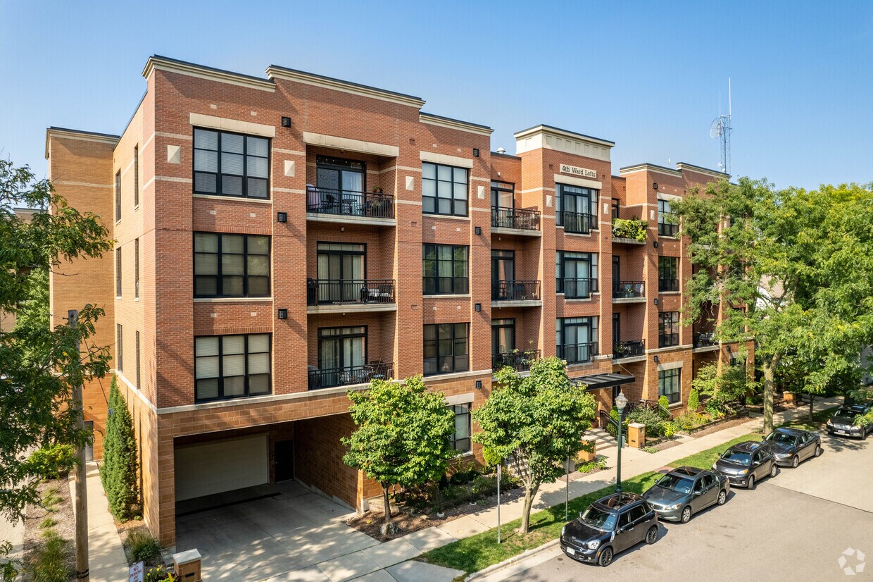 Foto principal - 614 W Doty St