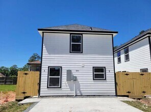Building Photo - 9241 Seeker St