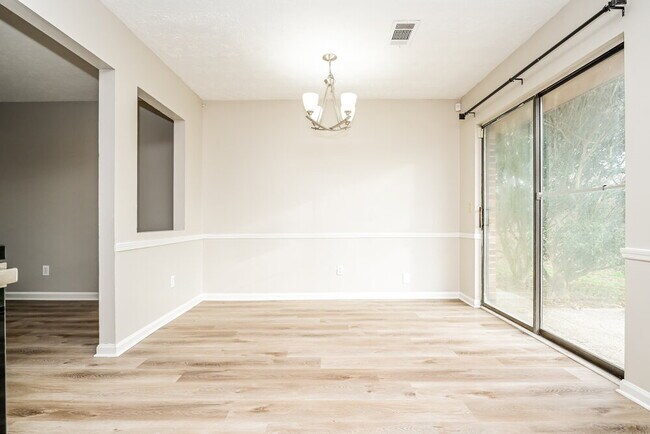 Foto del edificio - 107 Fairview Pl