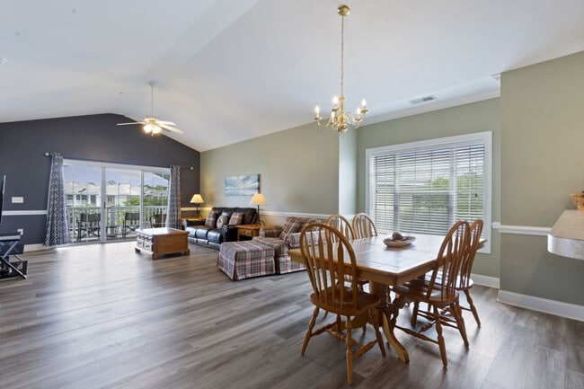 Building Photo - 4878 Dahlia Ct