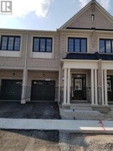 Building Photo - 469 Celandine Ter