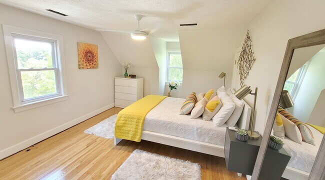 Habitación 2 totalmente amueblada - ventilador de techo con control remoto - 1105 Westview Dr