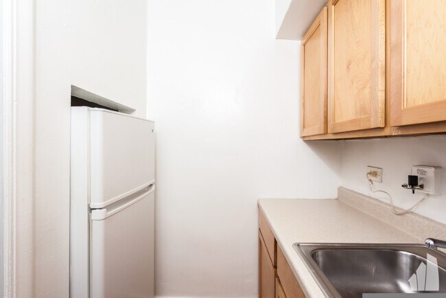 Foto del edificio - 537 W Arlington Pl