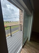 Interior Photo - Colorado Commons - 143 N Wildwood St