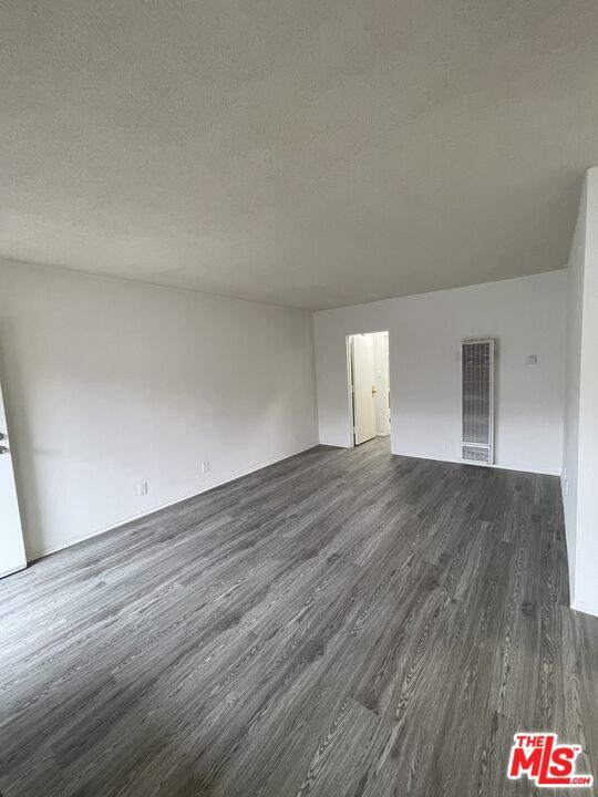 Building Photo - 2630 S La Salle Ave