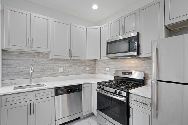 Foto del edificio - 6105 N Winthrop Ave