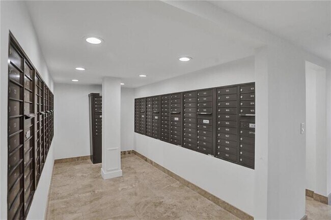 Building Photo - 5200 N Ocean Blvd