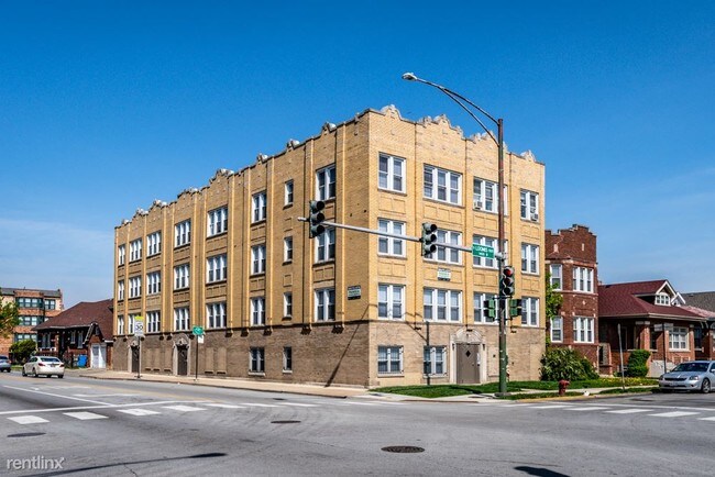 Building Photo - 8256 S Loomis Blvd