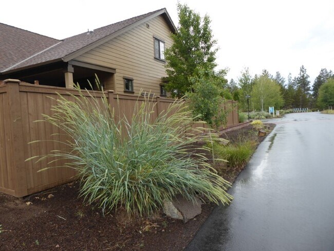 Building Photo - 61146 SYDNEY HARBOR DRIVE, BEND, OR 97702 ...