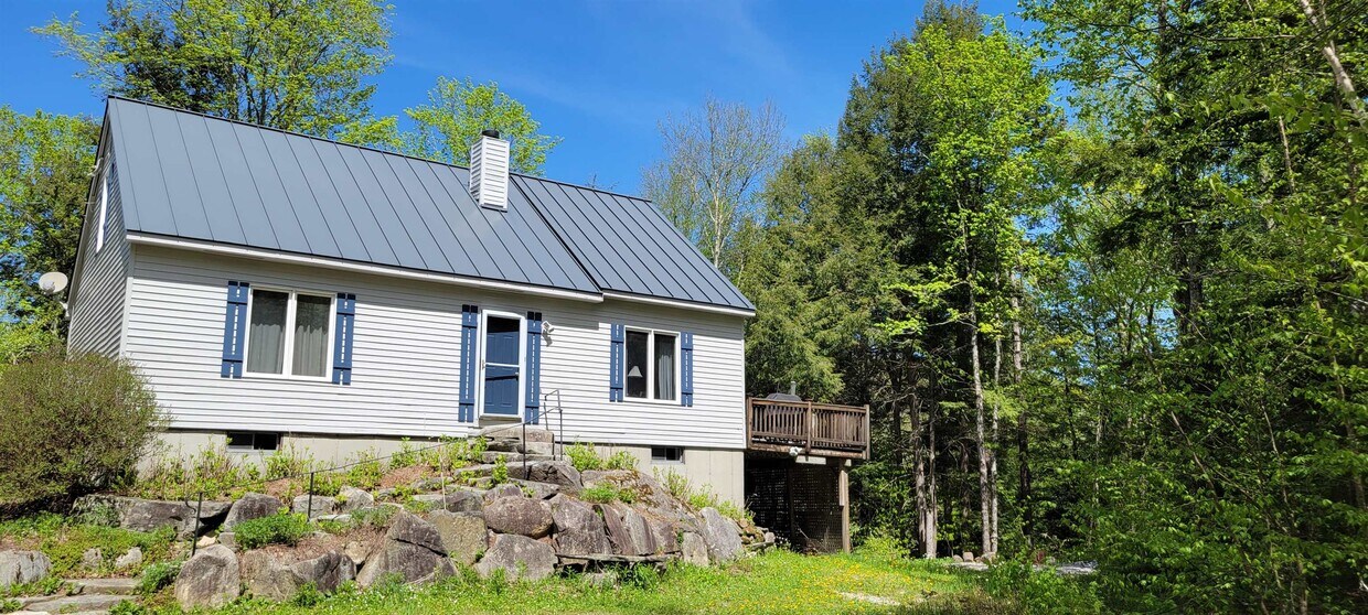 34 Muskrat Ln, Londonderry, VT 05148 House Rental in Londonderry, VT